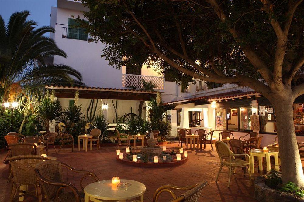 Azuline Hotel Galfi San Antonio  Eksteriør billede